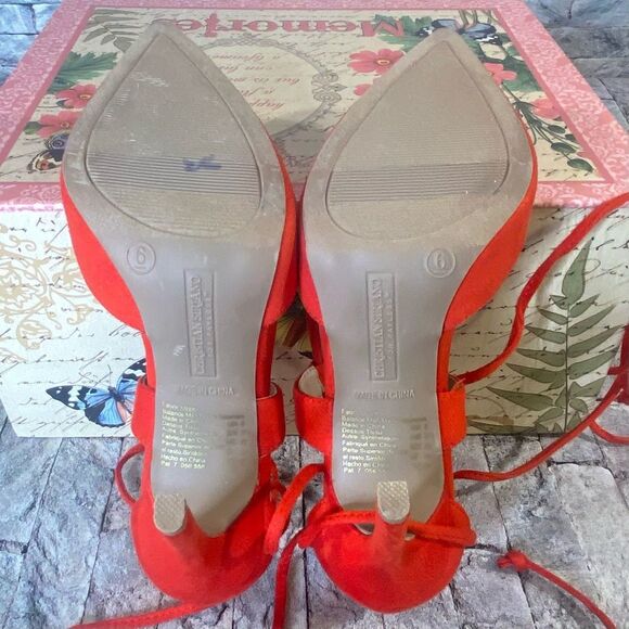 Christian Siriano for Payless Red Strappy Heels Pointed Toe Womens Size 6 - Picture 6 of 9